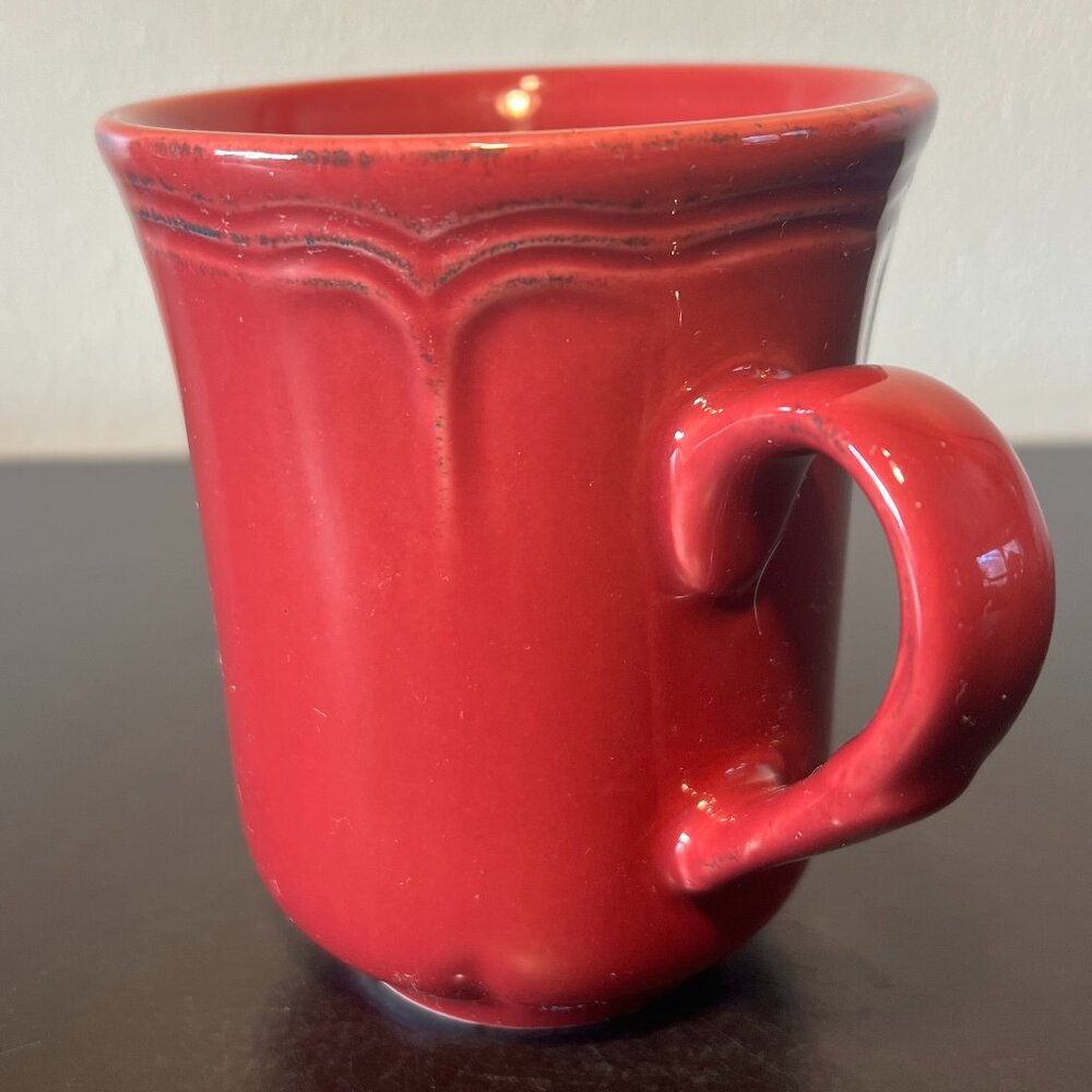 TODD ENGLISH Gourmet Tuscan Merlot Mug with Embossed Antiqued Scalloped Design - Picture 1 of 9